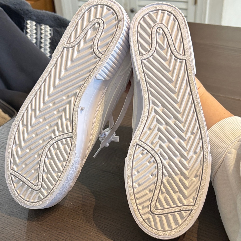 Nike White Athletic Shoes - Picture 4 of 4